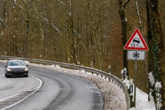 Fájhat, ha ennél a táblánál gyorsan hajtasz nyáron