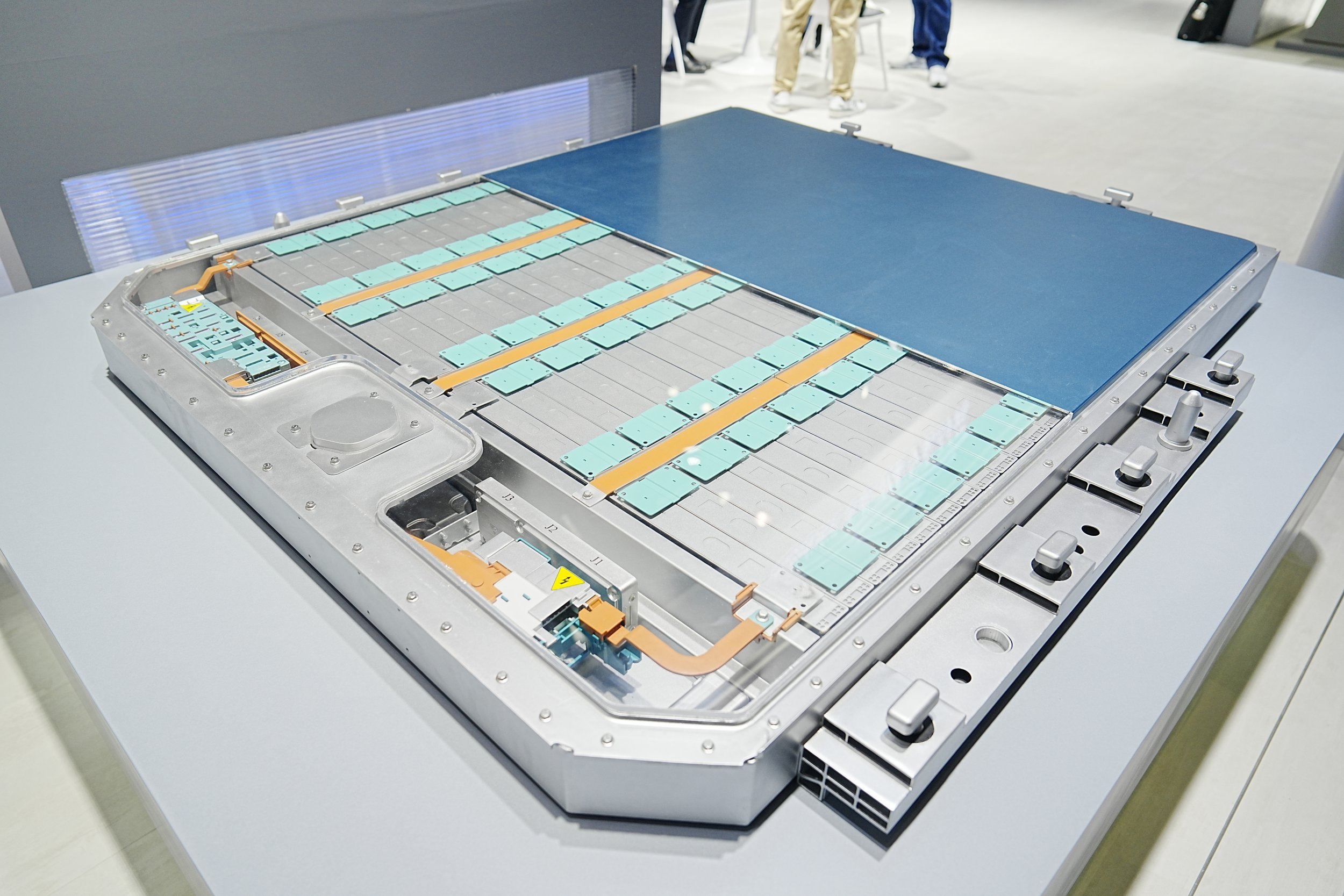 World Smart Industry Expo 2025 Kicks Off In Chongqing | Vezess