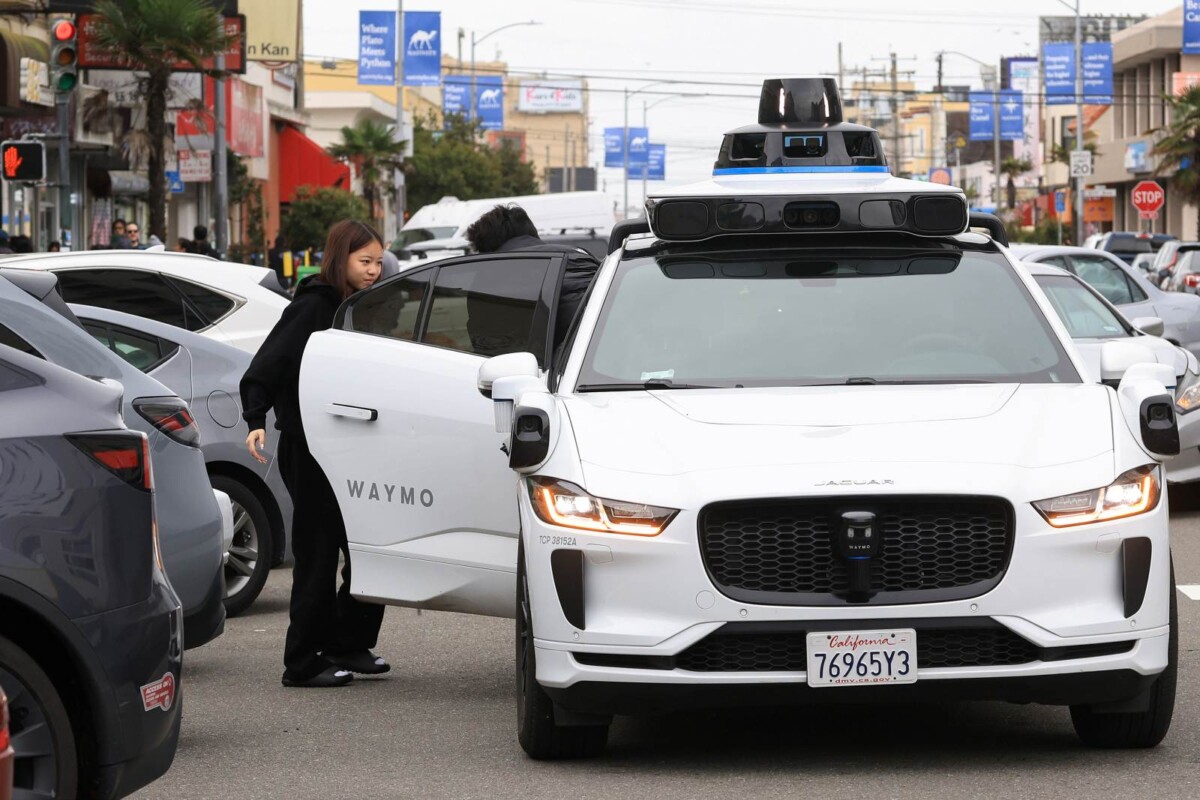 Új pénzkereseti lehetőség: ajtócsapkodás