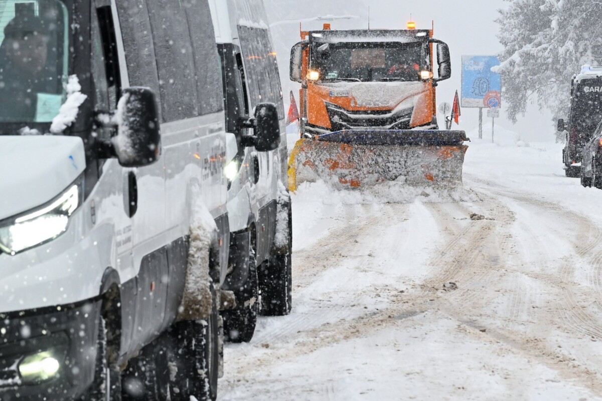 Enyhül, de nem múlik a hóhelyzet