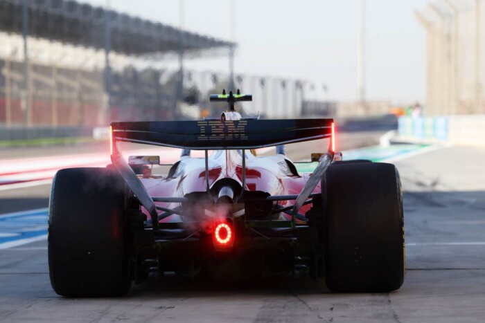 Bahrein: A Mercedes hajszállal a McLaren előtt 1