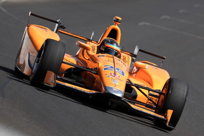 Alonsót visszacsábítaná a McLaren 1