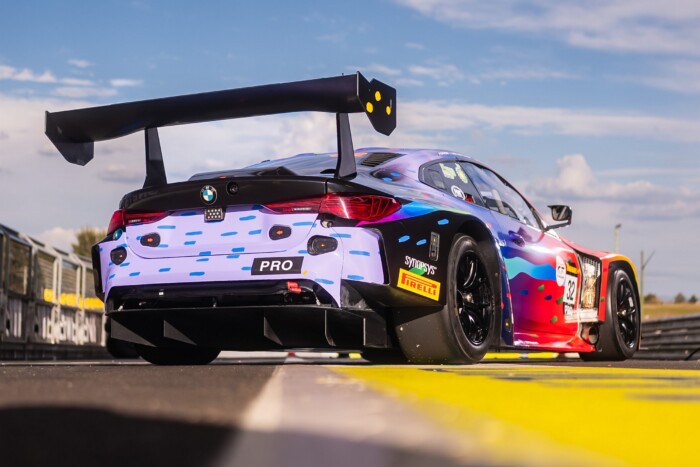 Szemkápráztató festést kapott egy BMW 11