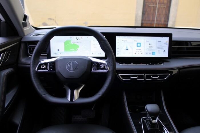 Olcsó autózással kecsegtető különc kínai hibrid 13 Olcsó autózással kecsegtető különc kínai hibrid 13