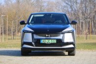 Felismer a töltő ebben az autóban 8