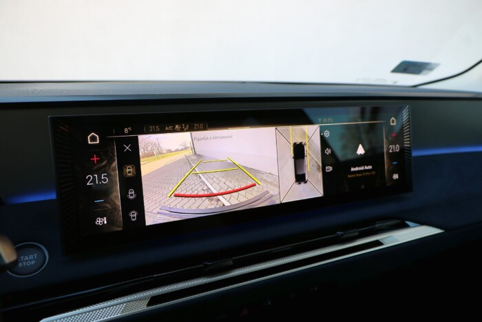 Ilyen az autózás modern csúcsa a franciák szerint 18