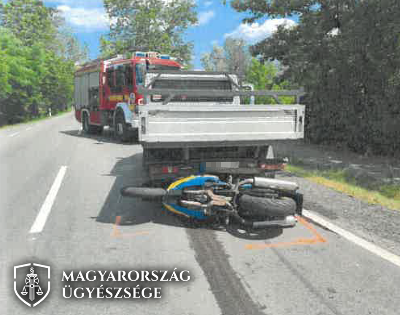 Súlyos baleset az 52-esen: vádat emeltek a hivatásos sofőr ellen 1 Súlyos baleset az 52-esen: vádat emeltek a hivatásos sofőr ellen 1