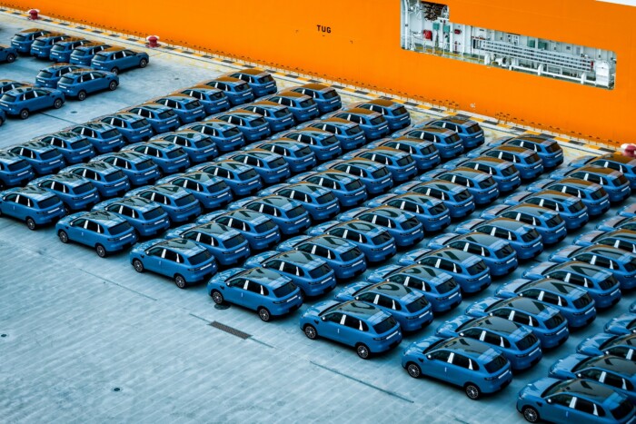 Hadat üzent a kínai autóknak Lengyelország 1