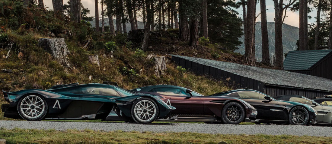 Luxusutakon építik a bizniszt a sportkocsis magyarok