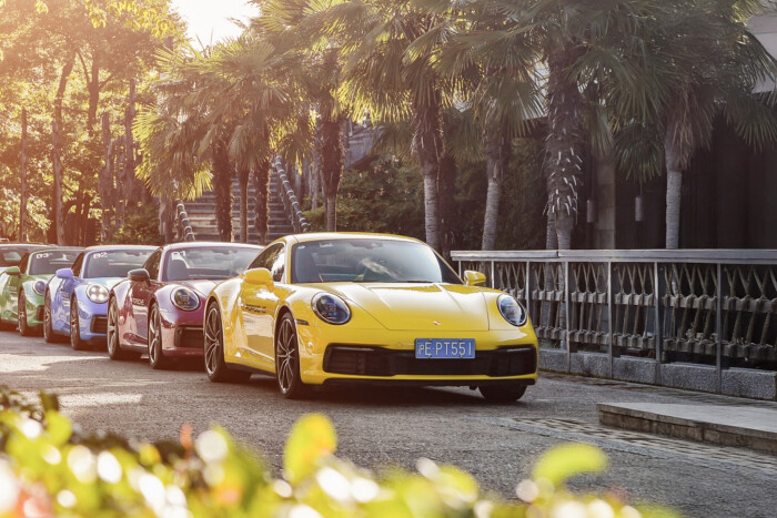 Luxusutakon építik a bizniszt a sportkocsis magyarok 9