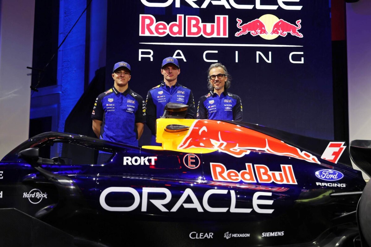 Műtét miatt hiányzik a tesztről Verstappen főnöke