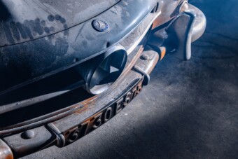 Ütött-kopottan is 1,6 milliárdot fizettek ezért az autóért