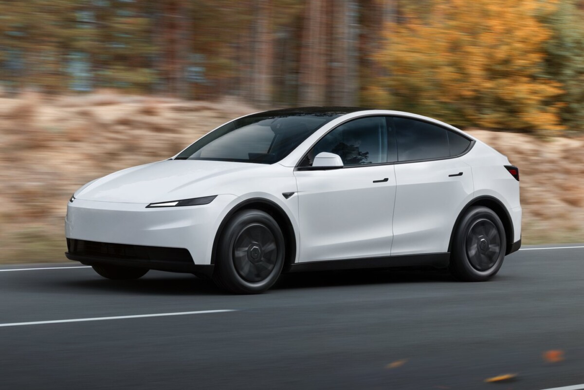 Itt az első európai ország, ahol engedélyt kapott a Tesla önvezetése