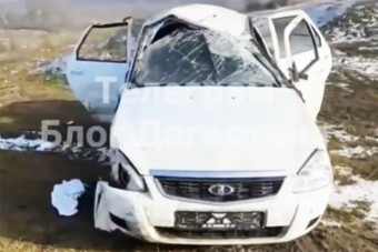 Rángatta a Lada kormányát a fiatal sofőr, csúnya vége lett