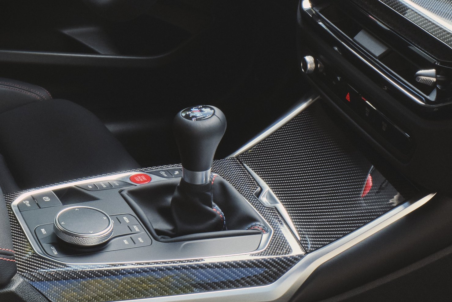 Gondban van a BMW a kézi váltóval 6