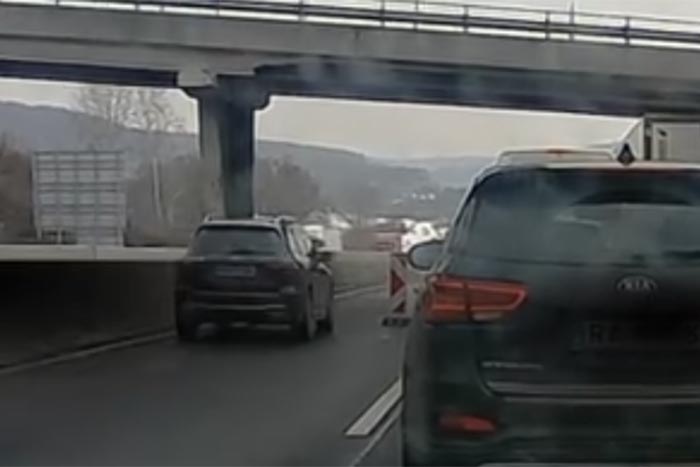 Házhoz ment a pofonért két tolakodó sofőr az M1-esen