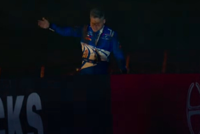 A profi pilótát is sokkolta, amikor 250-nél kengurut gázolt 1