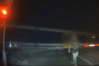 Isaszegi vonatbaleset: videón, ahogy telibe kapja az autót a szerelvény