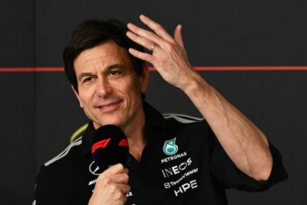 „Oltári baromság!” – tajtékzik a Mercedes-főnök