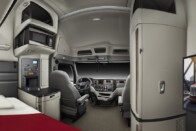 Ez a kamionfülke drágább, mint egy budapesti lakás 6