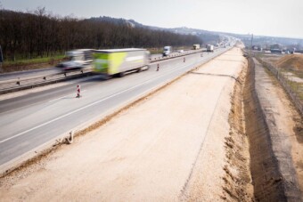 Nagy előrelépés az M1-esen, 15 friss fotón a bővítés állása