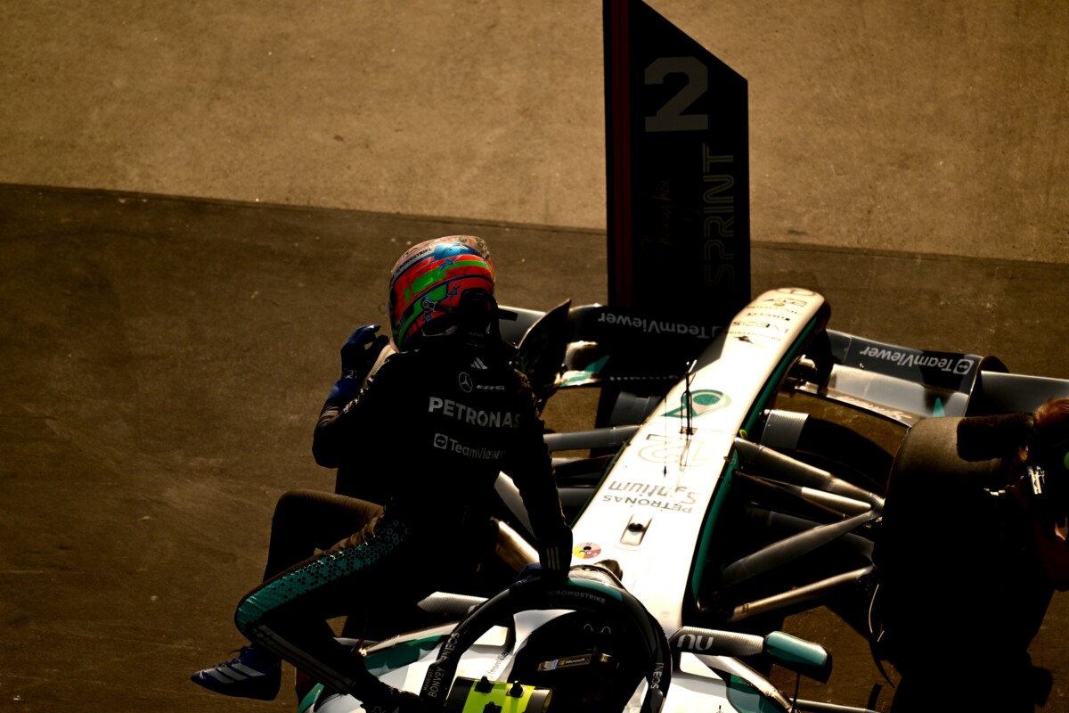 Sérülten vezet a Mercedes F1-pilótája?