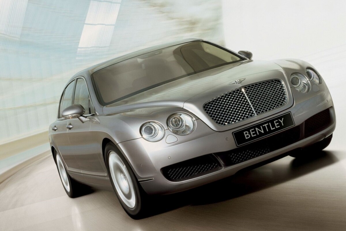 Használt luxusautót vett egy szerelő, hogy megmutassa miért olcsó egy ilyen gép