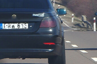 Felnőtt filmes BMW száguldott Gyöngyösnél, komoly bírságot kapott