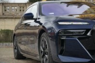 Külső segítséggel fejleszti csúcsmodelljét a BMW 8