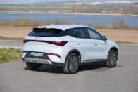 Kopogtatásra nyílik a BYD új SUV-ja 1