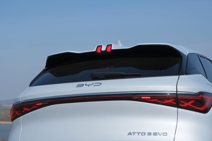 Olcsóbb, erősebb, hátsókerekes: odacsapott a BYD 6 Olcsóbb, erősebb, hátsókerekes: odacsapott a BYD 6