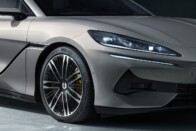 Nagyon pörög az őrülten pörgő kínai töltőről készült felvétel 7