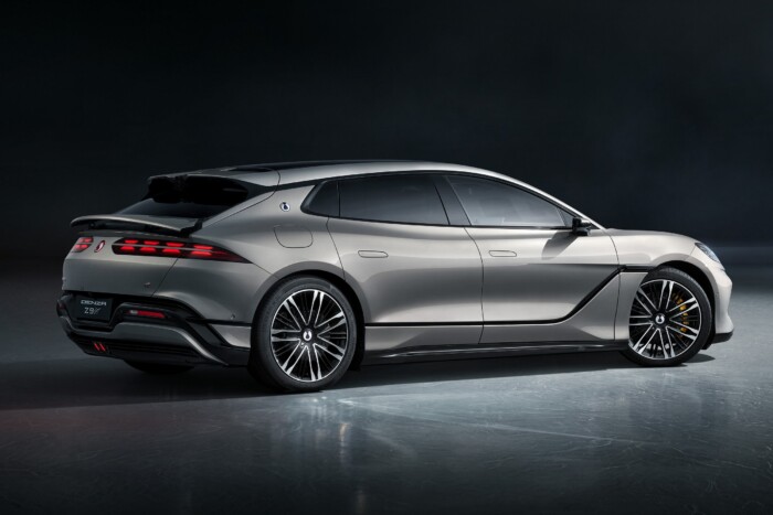 Ezer kilométeres hatótávolság, 12 perces feltöltés 6