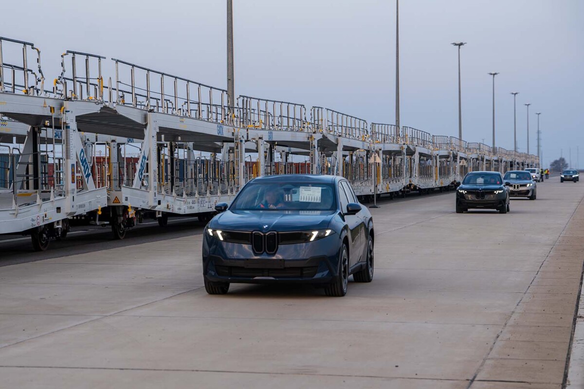 Újítás: így viszik külföldre a debreceni BMW-ket