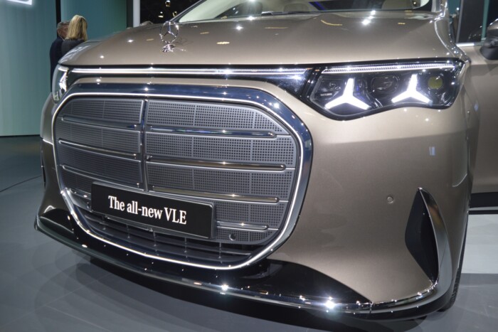 79 centis tévé van ebben a Mercedesben 7