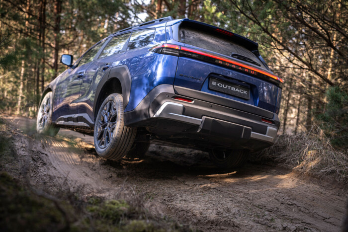 Kapitális családi autó jön Magyarországra 16