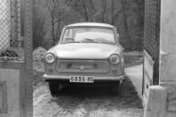 Magára hagyott Trabant került elő egy poros műhelyből 6