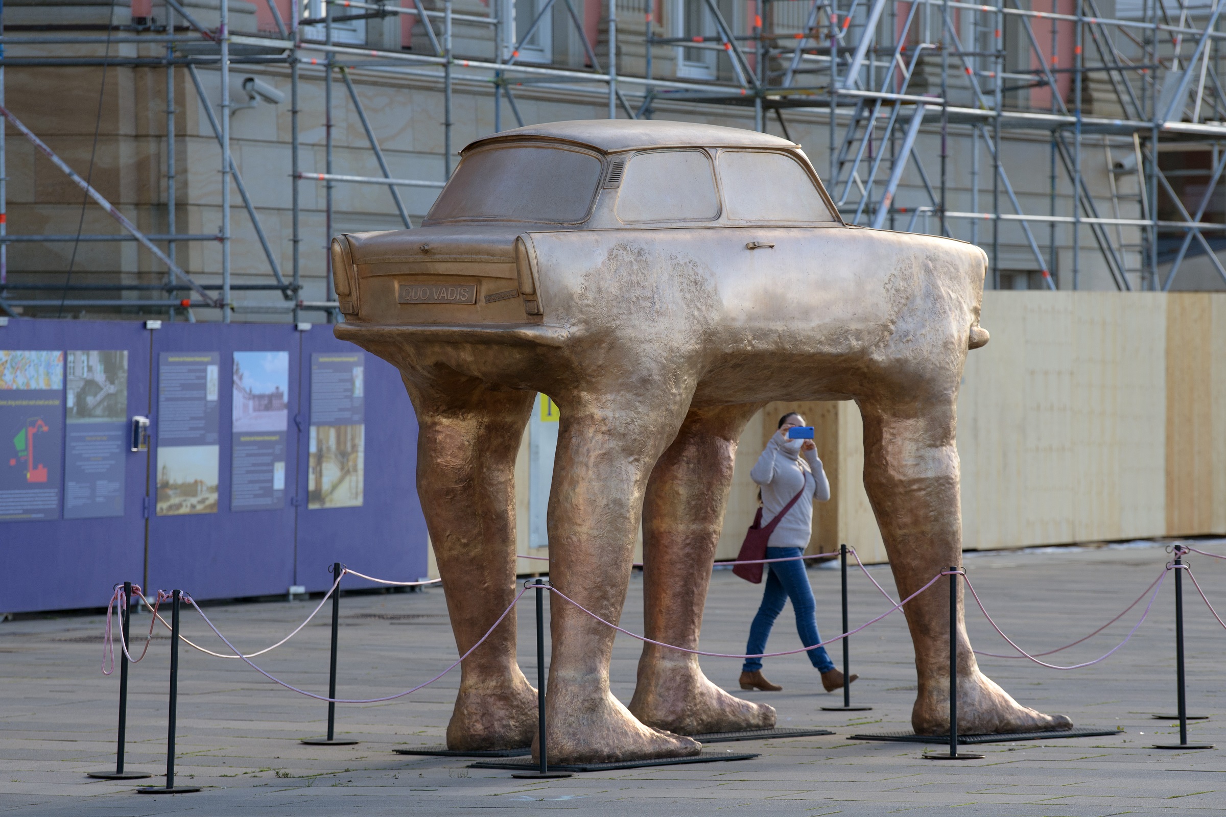 Trabi on four legs | Vezess