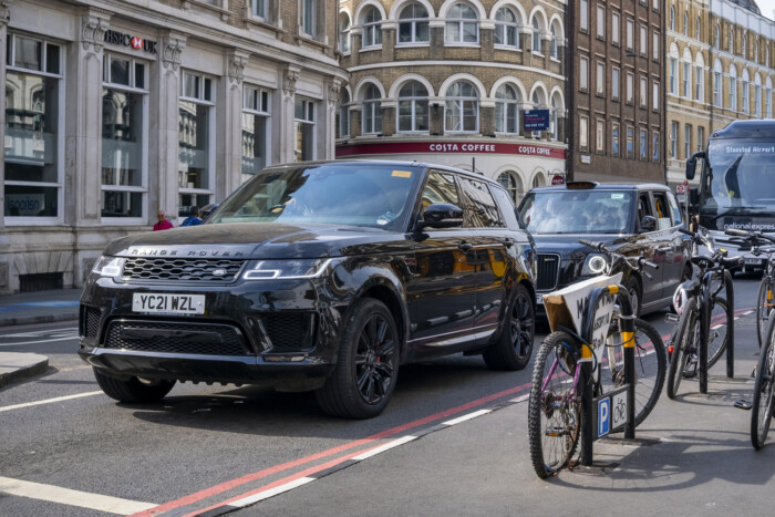 Van ahol büntetnék a túl nagy autókat 1