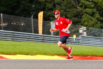 Újra versenyen indul Sebastian Vettel