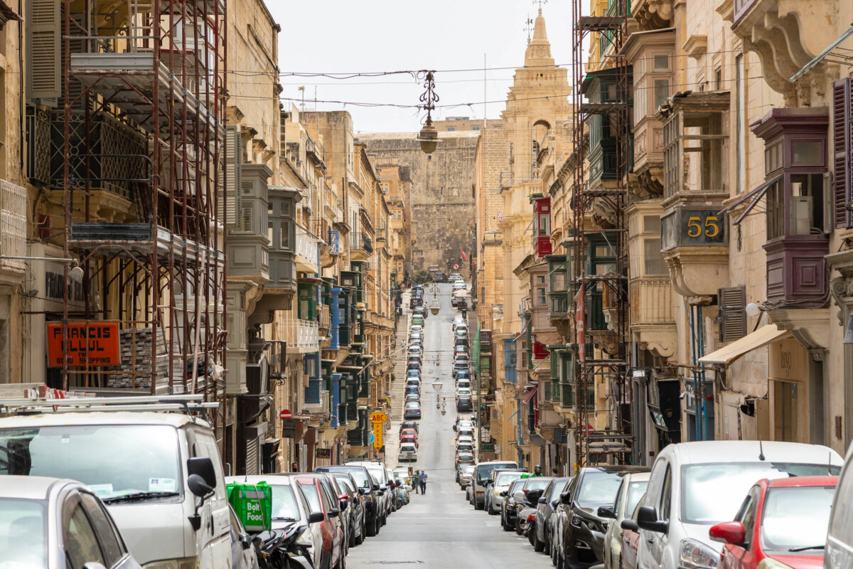 10 milliót fizet a fiataloknak egy ország, ha leteszik az autót