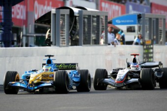 Az megvan, amikor Räikkönen az utolsó körben előzött a győzelemért?