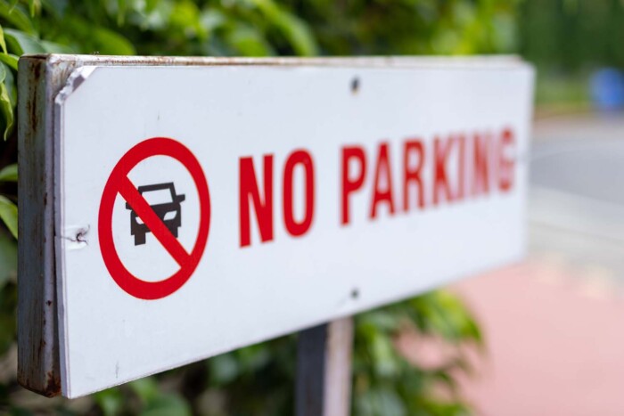 Valaki mindig a házam elé parkol, elállva az utat – mit tehetek? 2