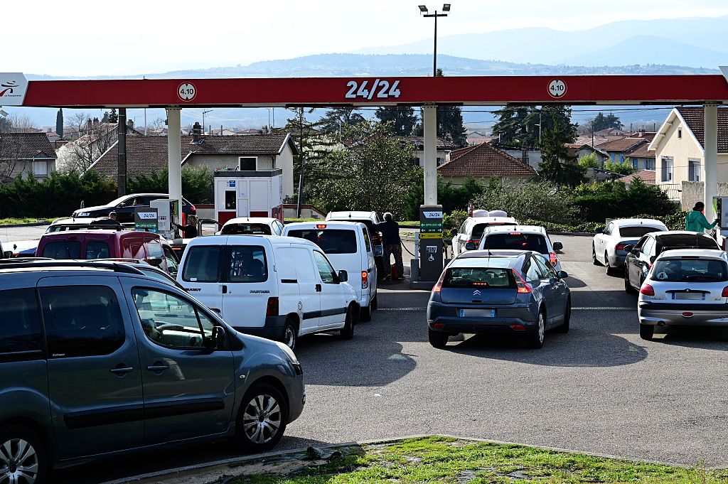 Németország azt javasolja, ne reggel tankoljanak az autósok