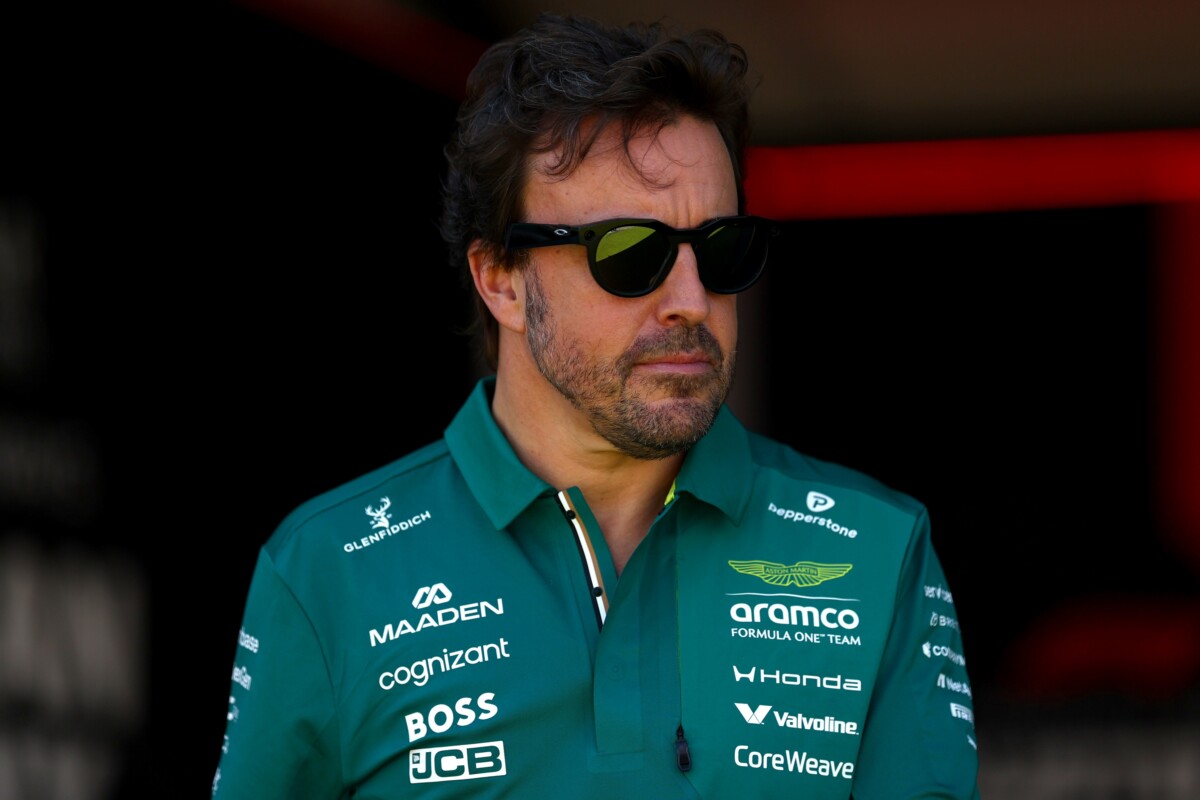 Sérülést kockáztat Alonso, ha befejezi az F1-es szezonnyitót