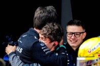 Hamilton előrejelezhette, ki lesz idén az F1 bajnoka 3 Hamilton előrejelezhette, ki lesz idén az F1 bajnoka 3