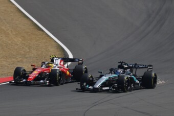 Biztonsági autó és Mercedes-büntetés az év első F1-sprintjén