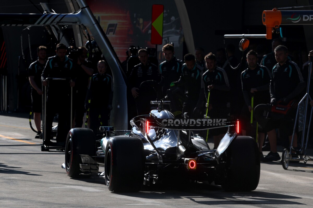 Viccesen egyszerű módon javították a hibás F1-es Mercedest