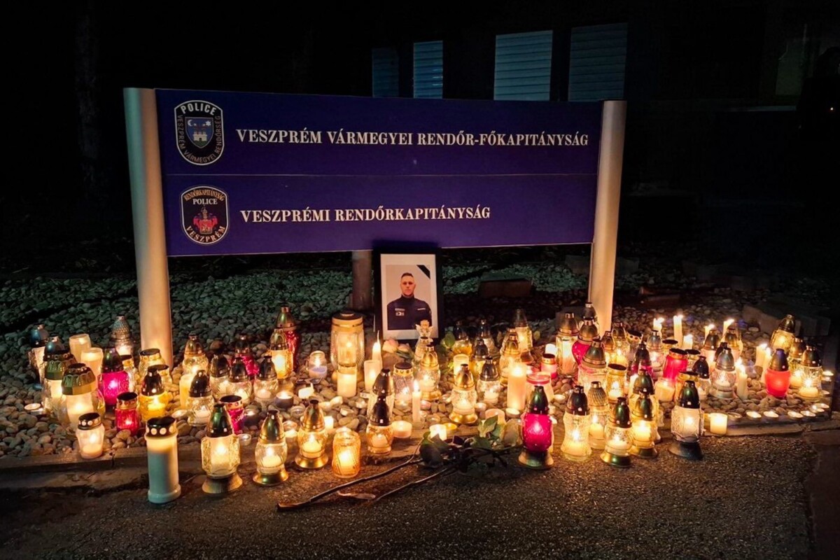 Gyertyagyújtással búcsúztak a szolgálat közben elhunyt rendőrtől