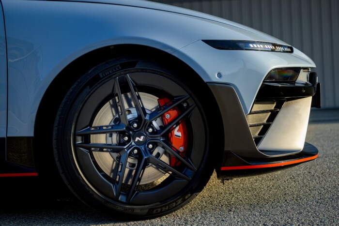 Villanyautó, ami elhiteti veled, hogy benzines 8